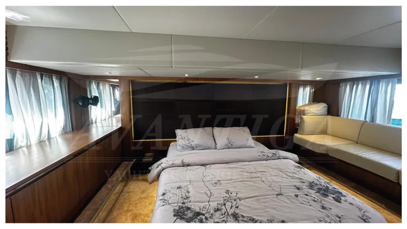  Yacht Photos Pics ABSOLUTE 52 FLY 2014