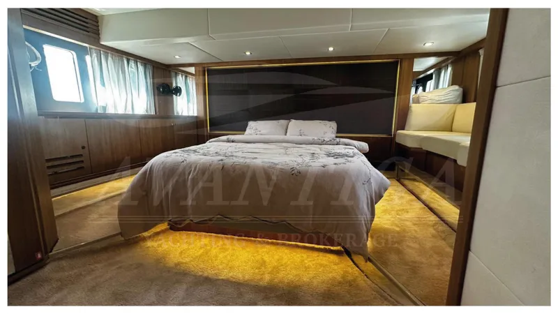  Yacht Photos Pics ABSOLUTE 52 FLY 2014