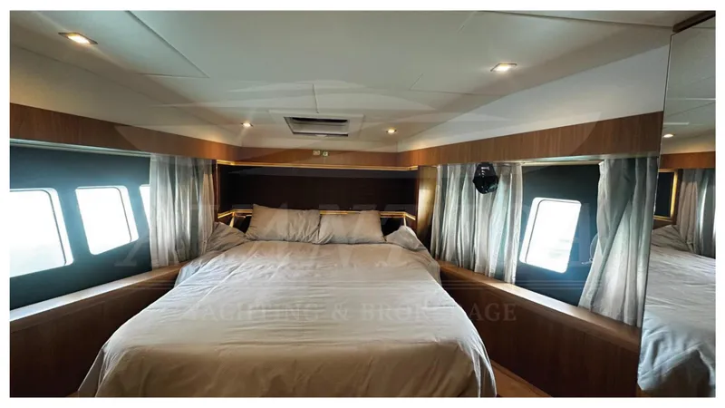  Yacht Photos Pics ABSOLUTE 52 FLY 2014