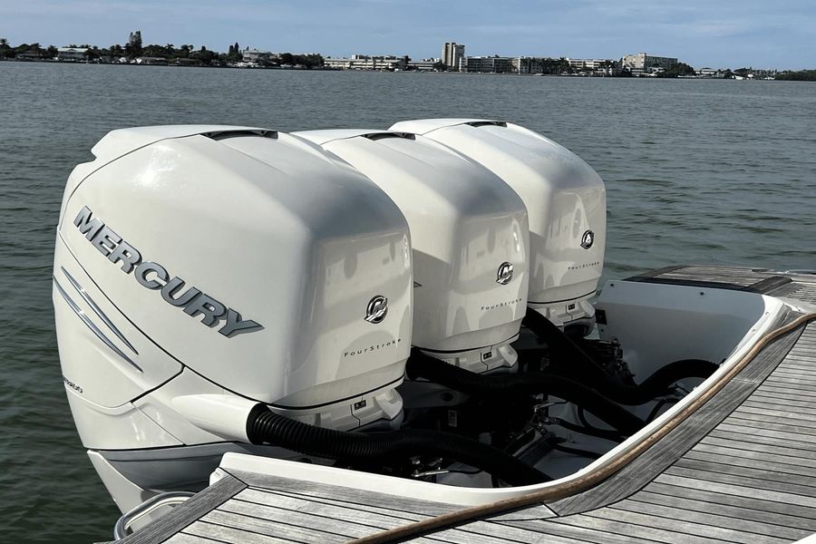 2019 Sea Ray 400 SLX OB