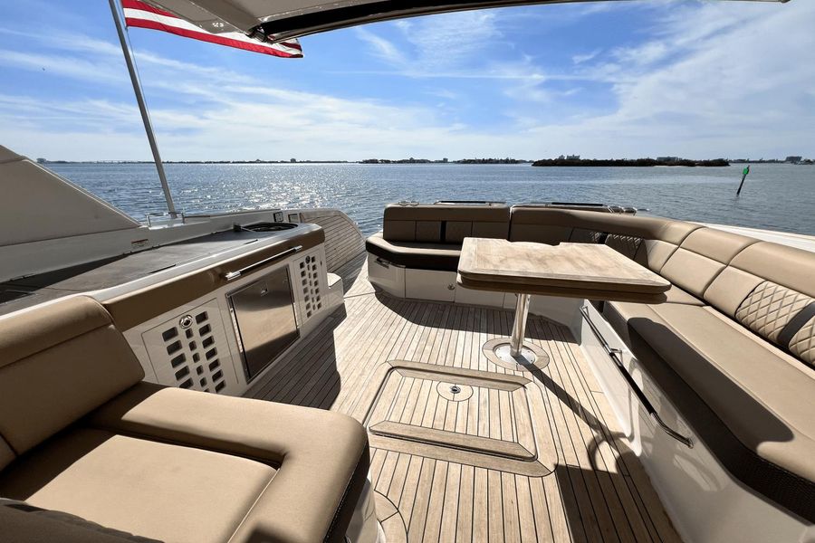 2019 Sea Ray 400 SLX OB