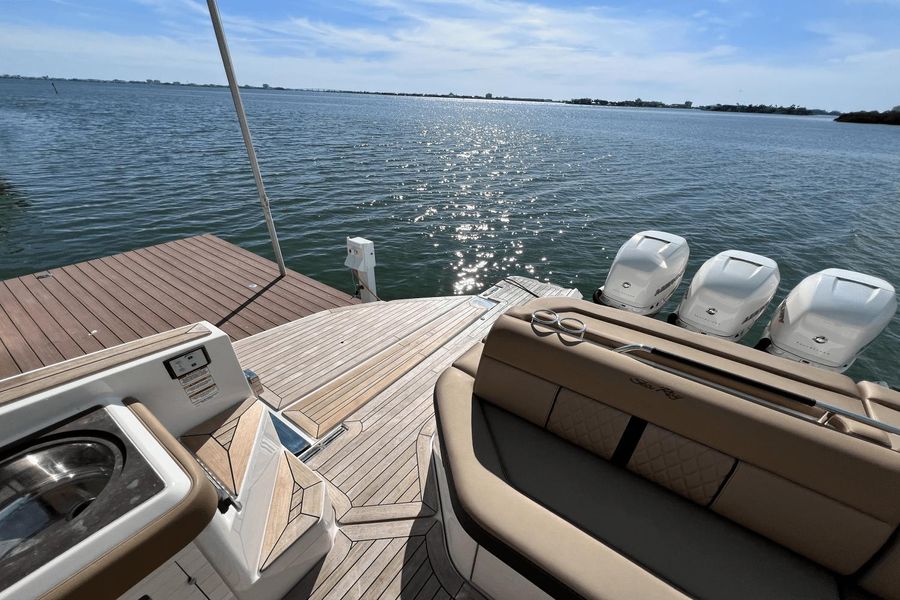 2019 Sea Ray 400 SLX OB