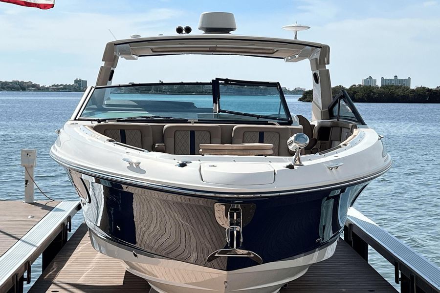 2019 Sea Ray 400 SLX OB