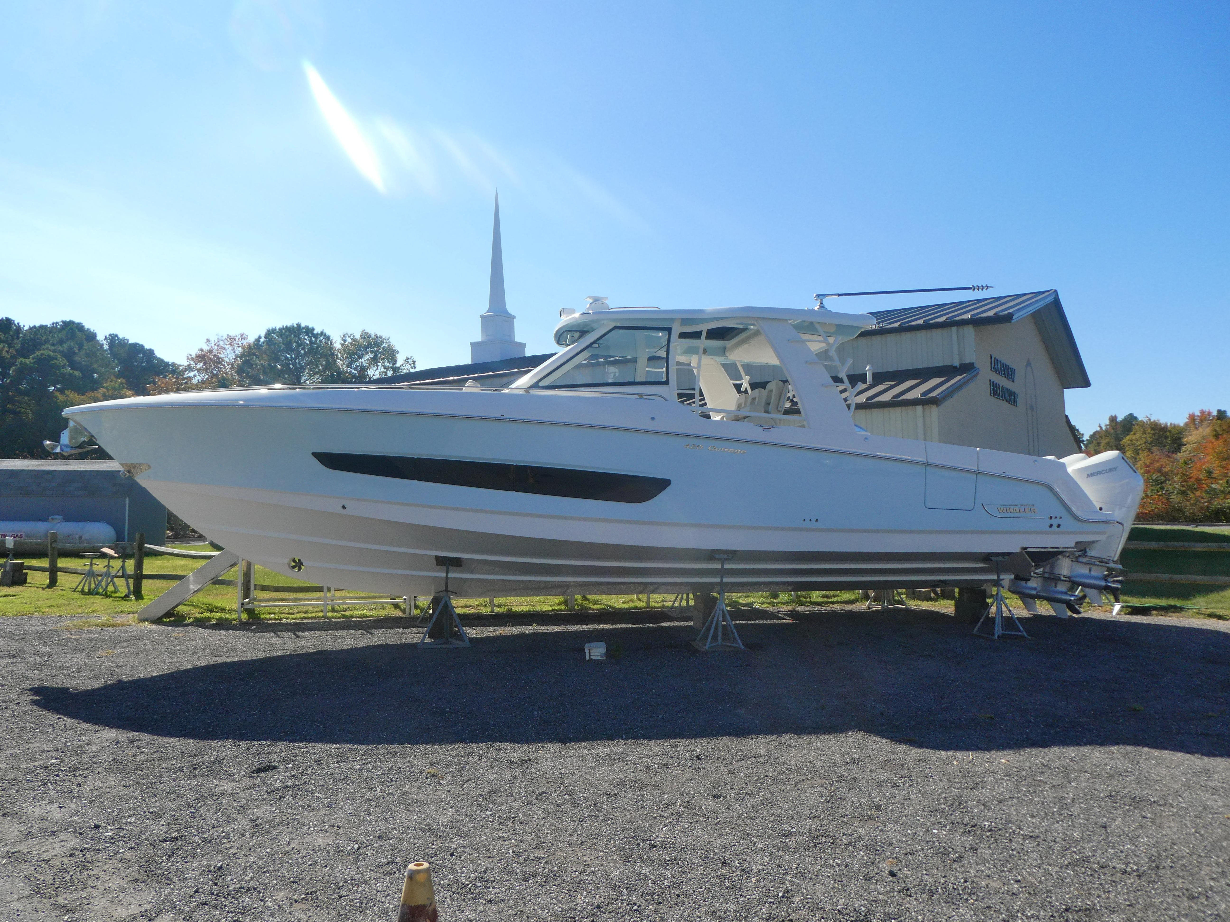 Boston Whaler 420 Outrage