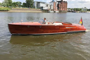 1994 Royal Craft Dolvik 32 Runabout