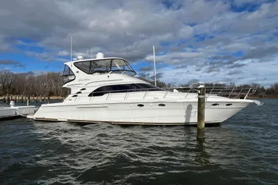 Sea Ray 560 Sedan Bridge