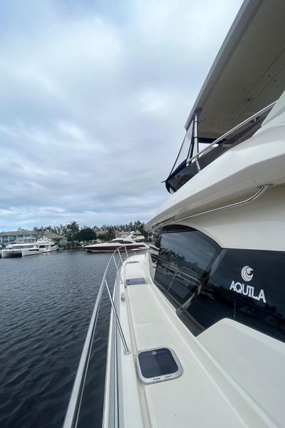 2017 Aquila 44 Yacht