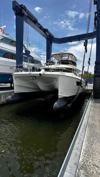 2017 Aquila 44 Yacht