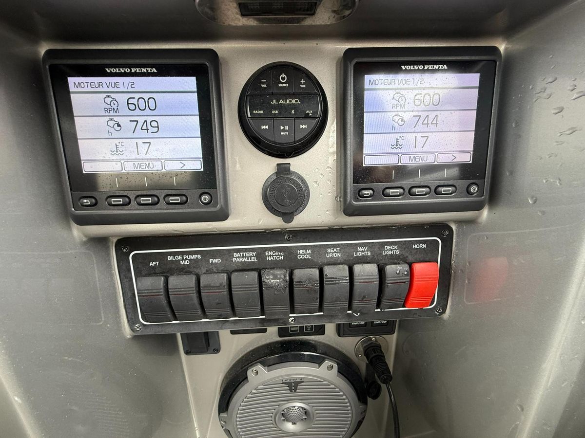 2019 VanDutch 53 