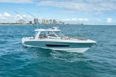 Boston Whaler 420 Outrage