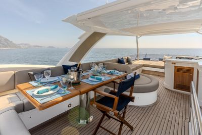 Yacht