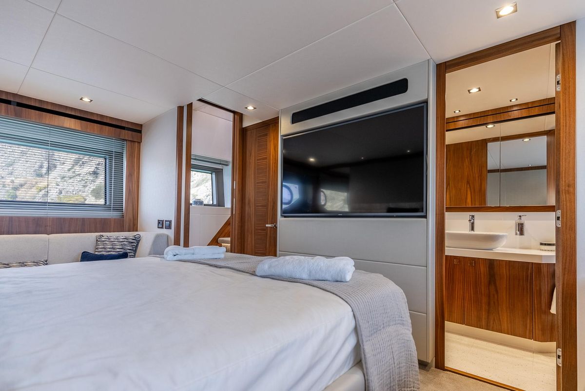 2018 Sunseeker 67 