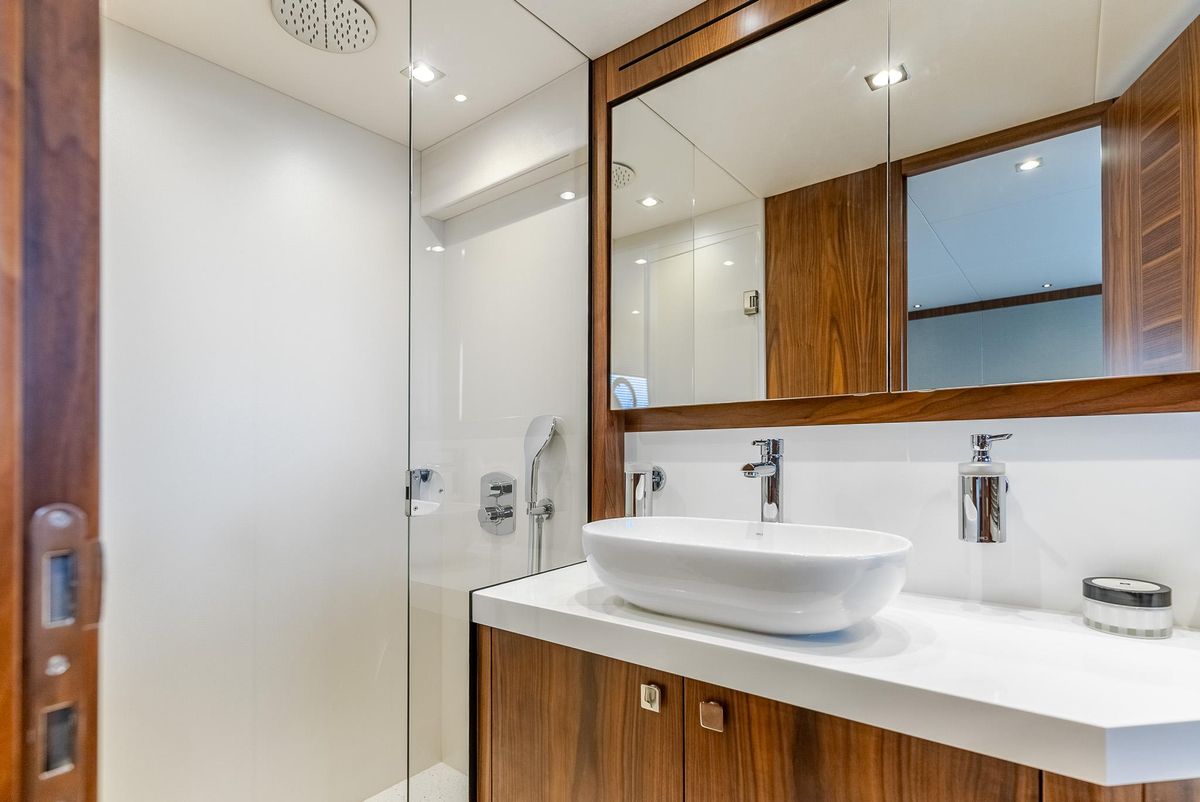 2018 Sunseeker 67 