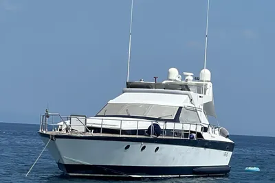 1982 Cantieri di Pisa Akhir 18 FB