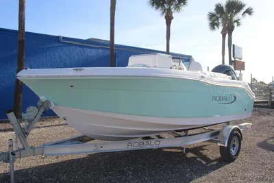Robalo R180