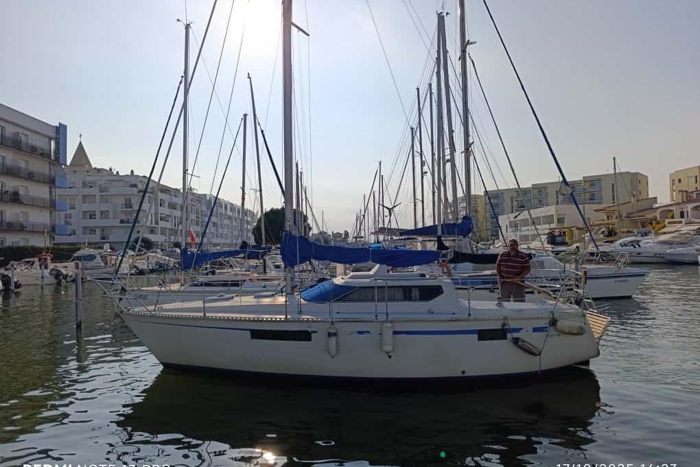 1985 Yachting France JOUET 940 MS