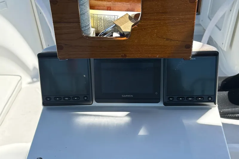  Yacht Photos Pics Navigation instruments on a 2005 Catalina 470 sailboat dashboard.