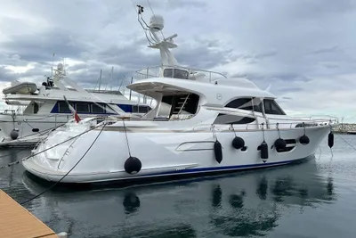 Mochi Craft 74' Dolphin