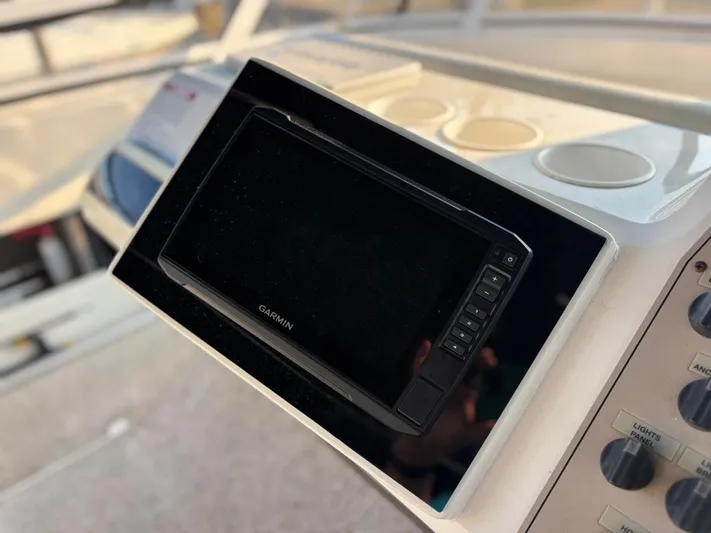 Musketeer Yacht Photos Pics Garmin navigation system on 2000 Carver 406 Aft Cabin Motor Yacht dashboard.