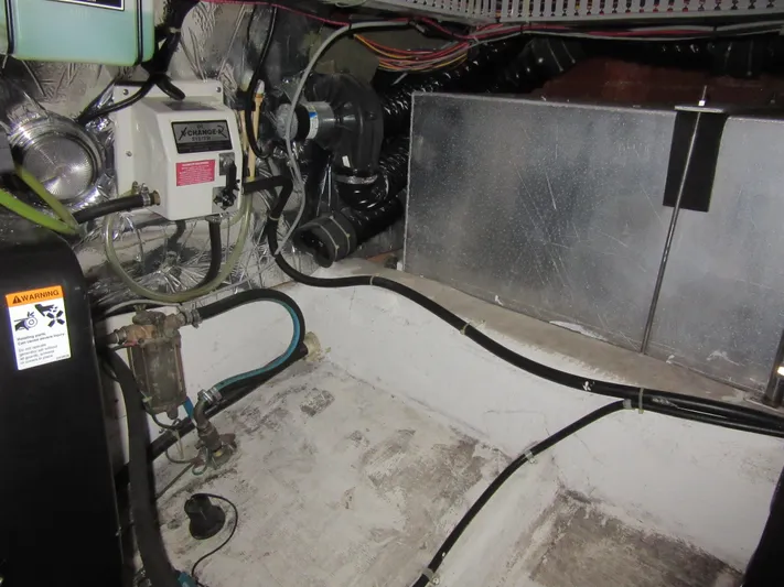 Musketeer Yacht Photos Pics 