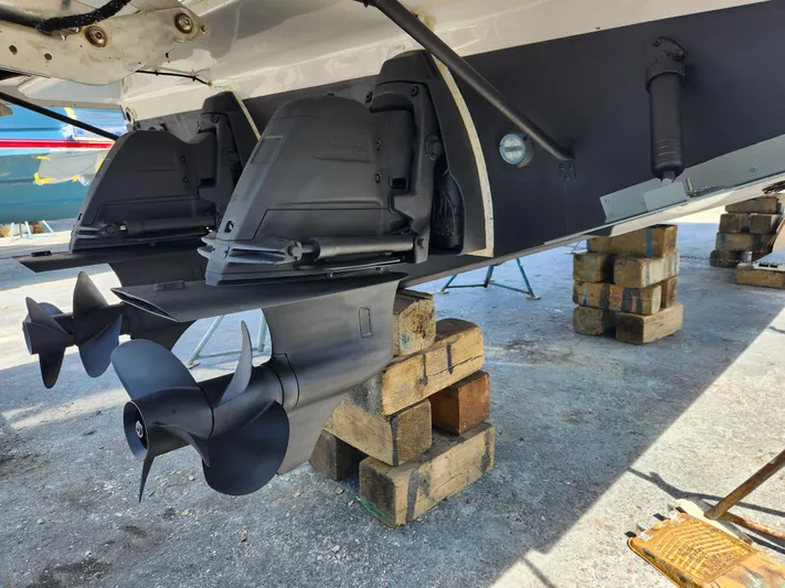 Foxyot Yacht Photos Pics 