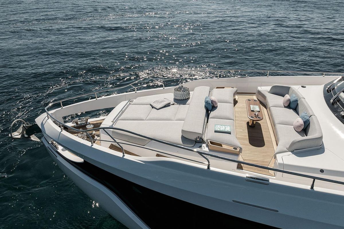 2025 Azimut 85 