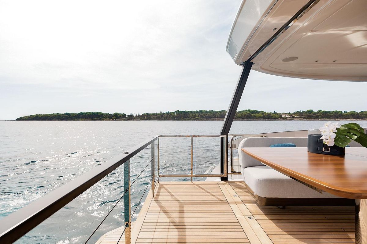 2025 Azimut 85 