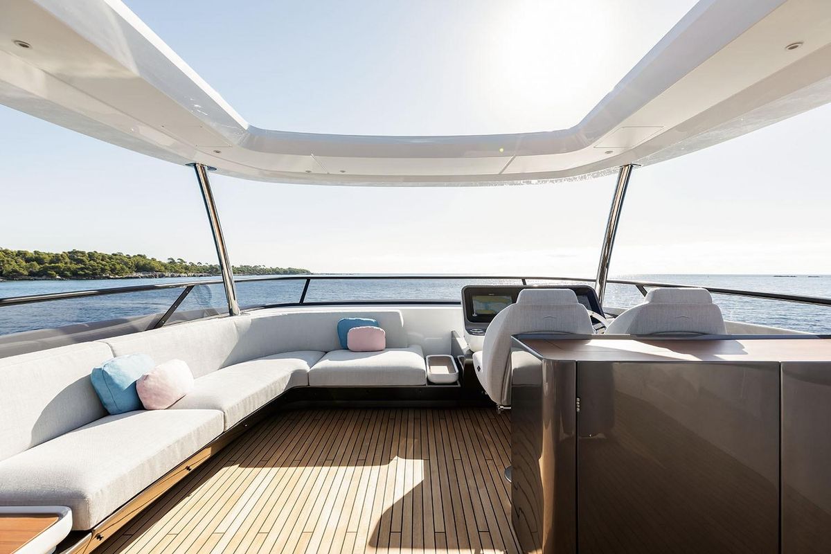 2025 Azimut 85 
