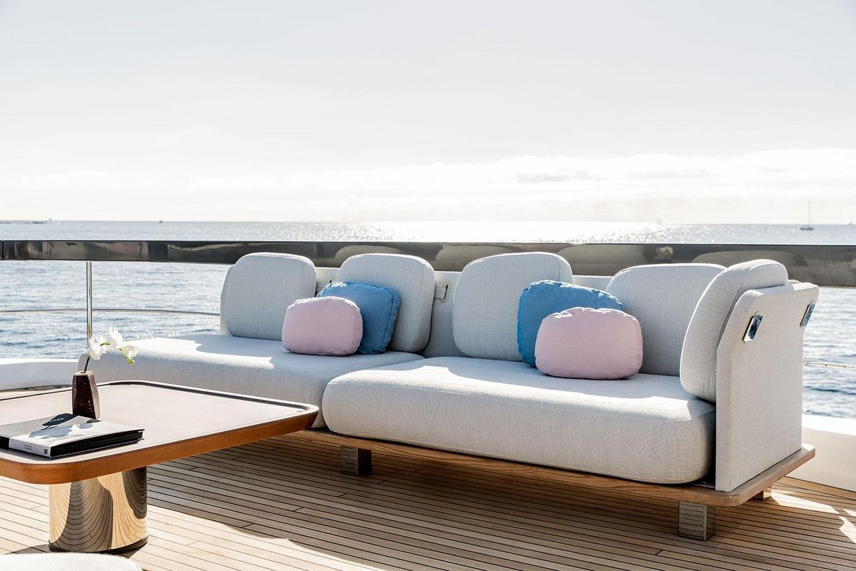 2025 Azimut 85 