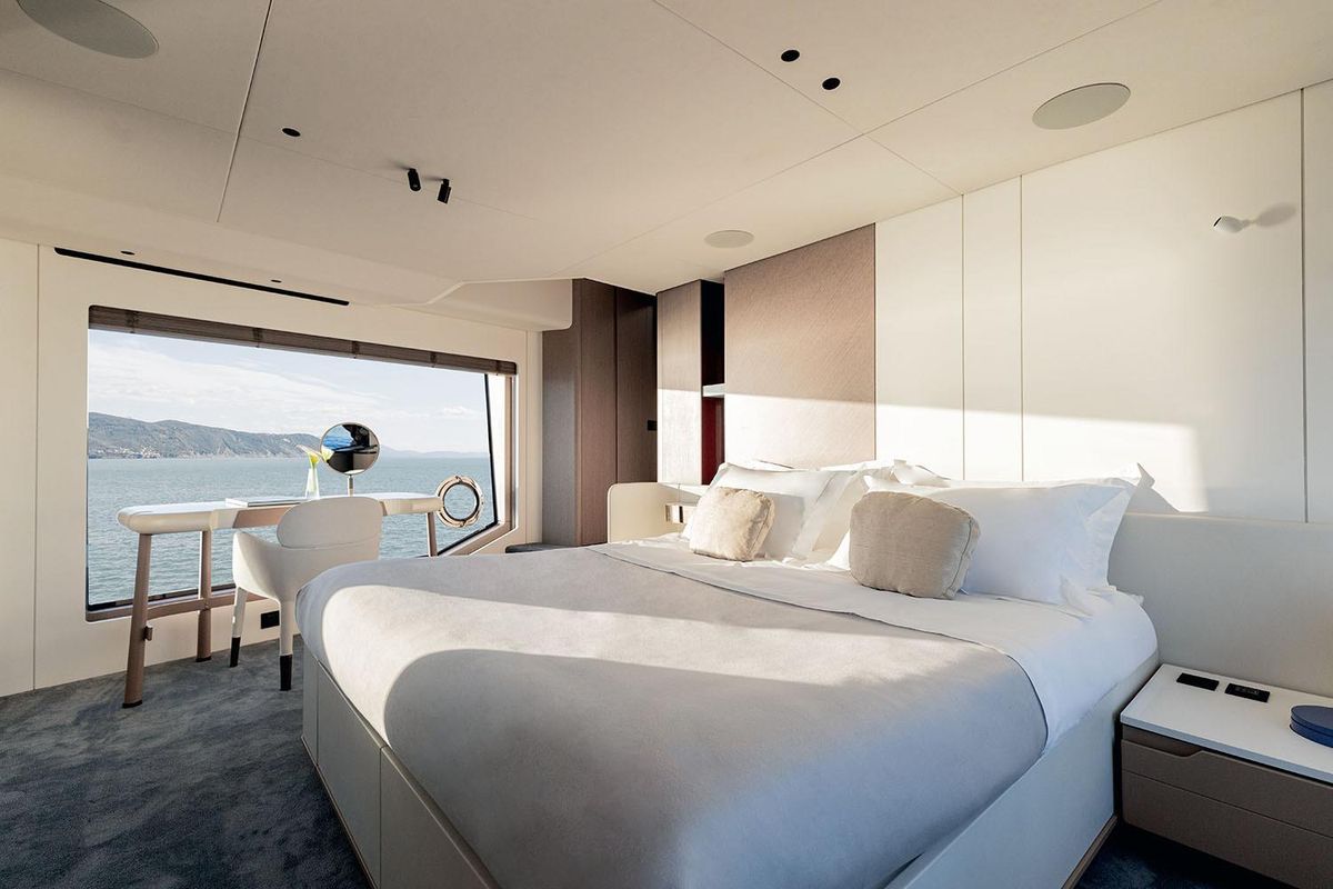 2025 Azimut 85 