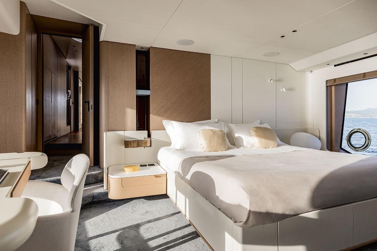 2025 Azimut 85 
