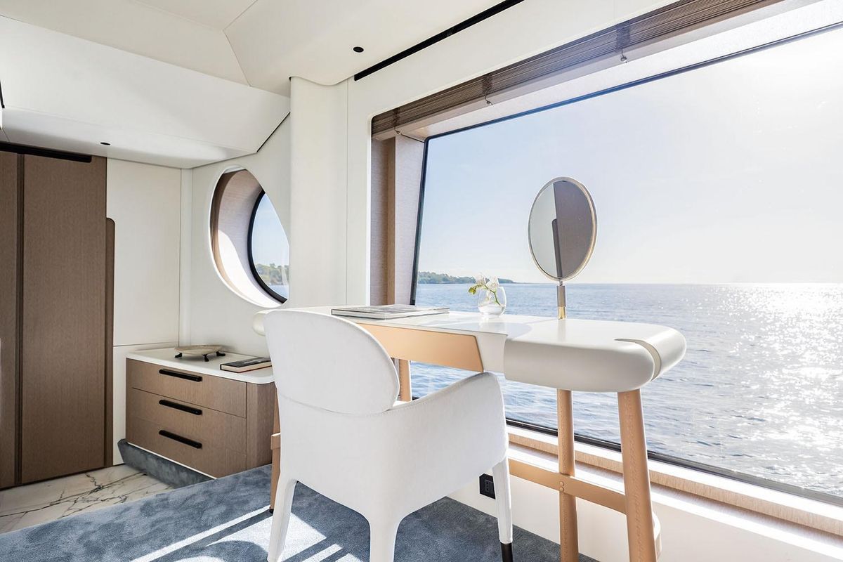 2025 Azimut 85 