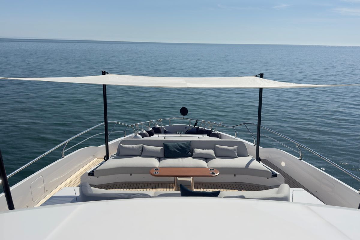2025 Azimut 85
