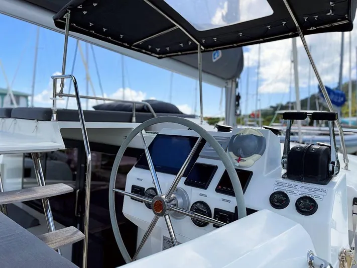 Wanderlust Yacht Photos Pics Helm