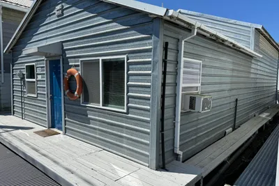 Custom Larson Boathouse