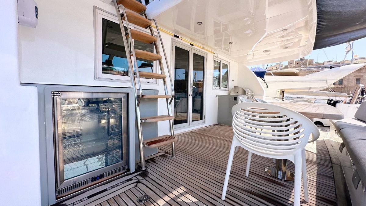 2004 Maxim Yachts 62 