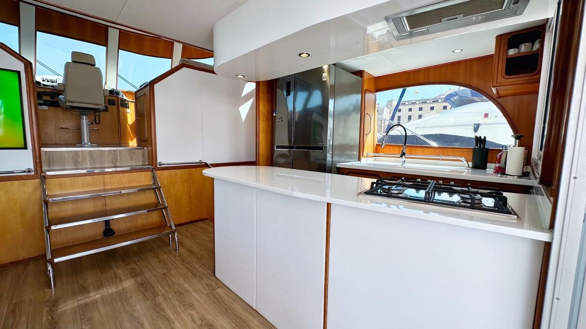 2004 Maxim Yachts 62 
