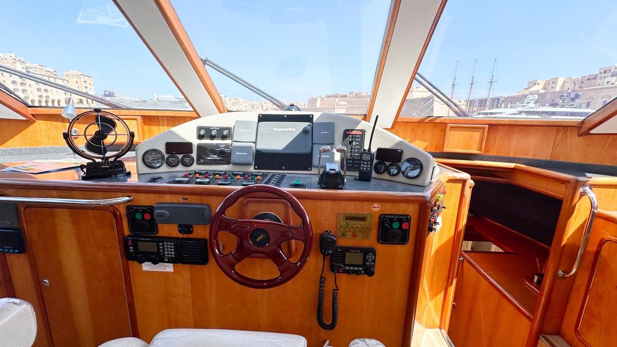 2004 Maxim Yachts 62 