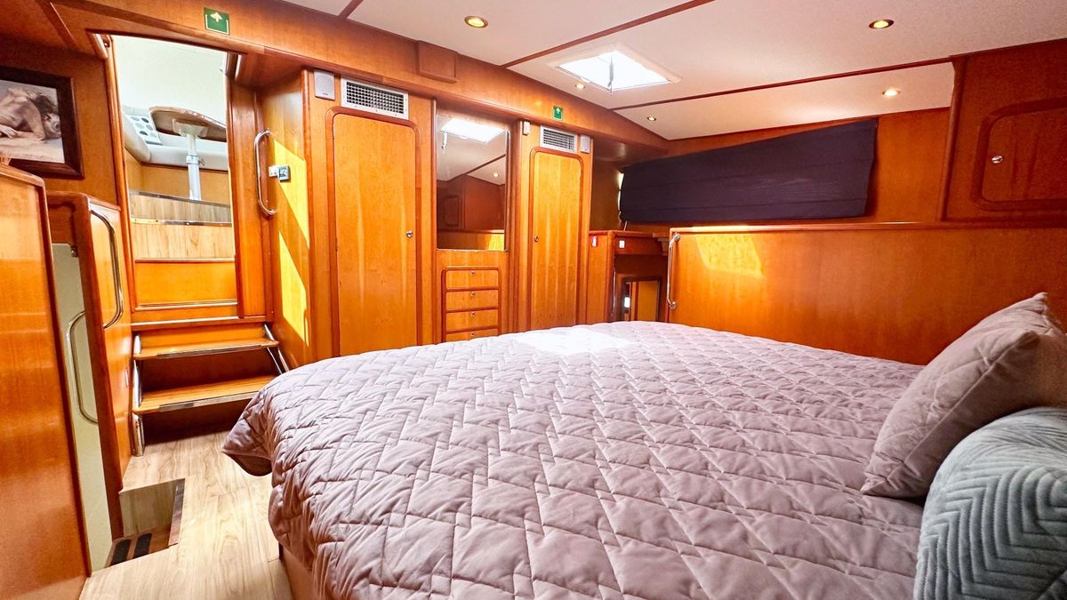 2004 Maxim Yachts 62 