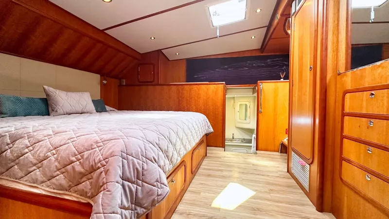 Ataraxis Yacht Photos Pics 