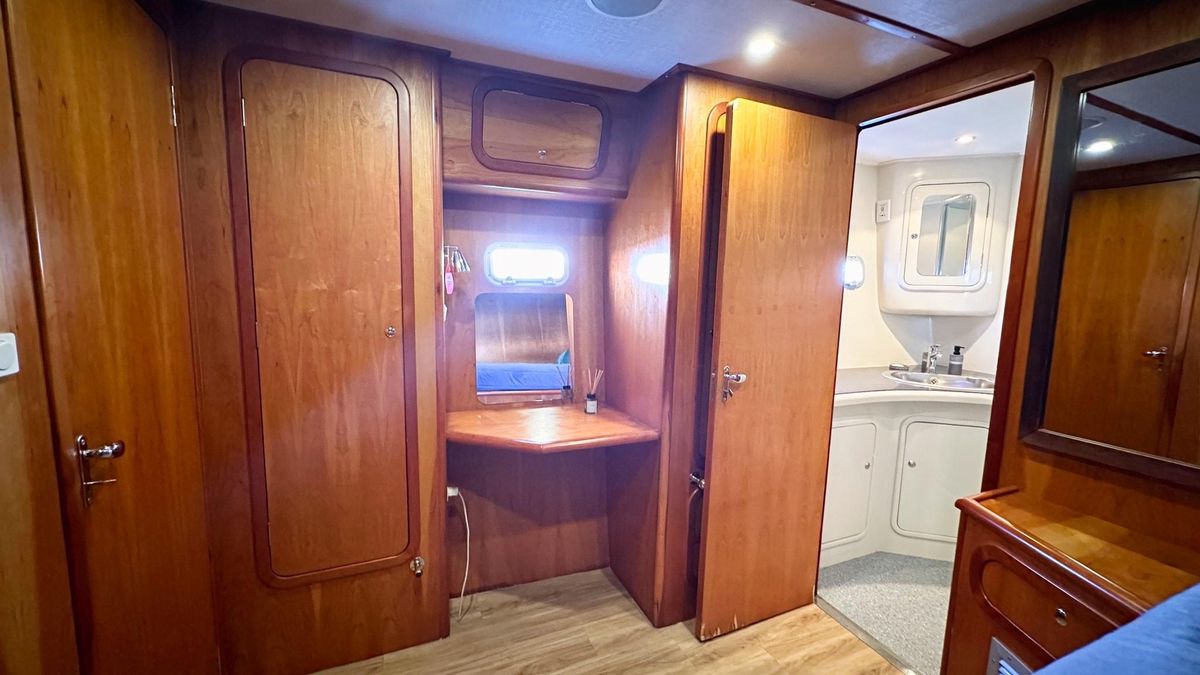 2004 Maxim Yachts 62 
