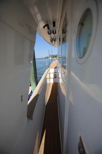 Gracie May Yacht Photos Pics 2007 Beneteau Swift Trawler 42 side deck with ocean view.