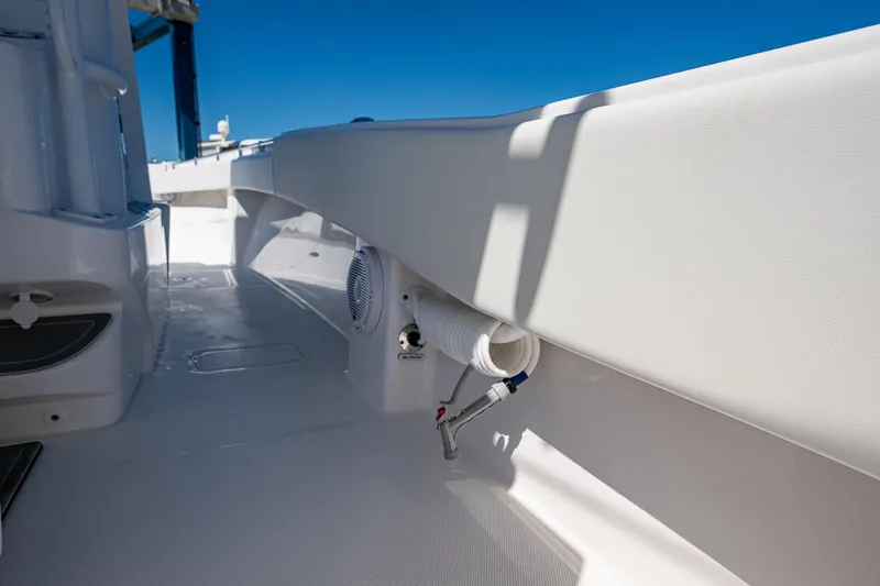  Yacht Photos Pics 2025 Invincible 33 Open Fisherman boat deck with clean, modern design and built-in features.