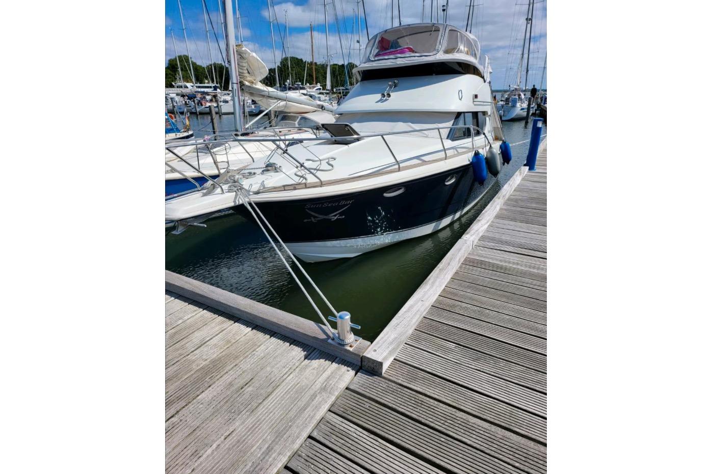 1994 Silverton 312 Sedan