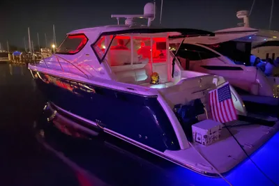 Tiara Yachts 4300 Sovran