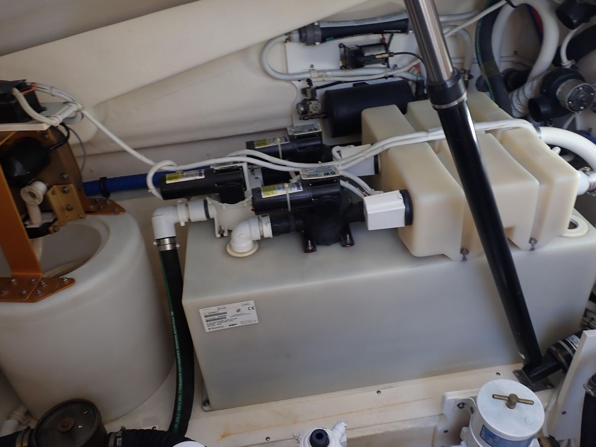 2009 Tiara Yachts 43 