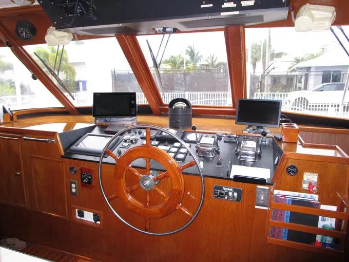 My Alibi Yacht Photos Pics Helm