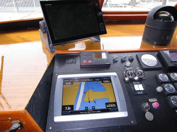 My Alibi Yacht Photos Pics Helm port