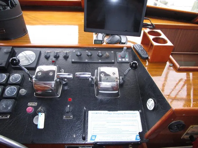 My Alibi Yacht Photos Pics Helm stbd