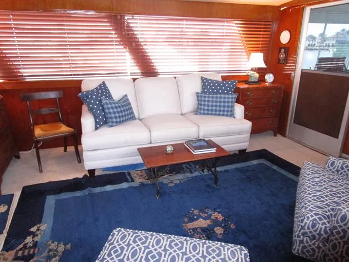 My Alibi Yacht Photos Pics Salon to starboard